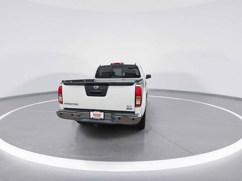 Used 2018 Nissan Frontier SV image 7