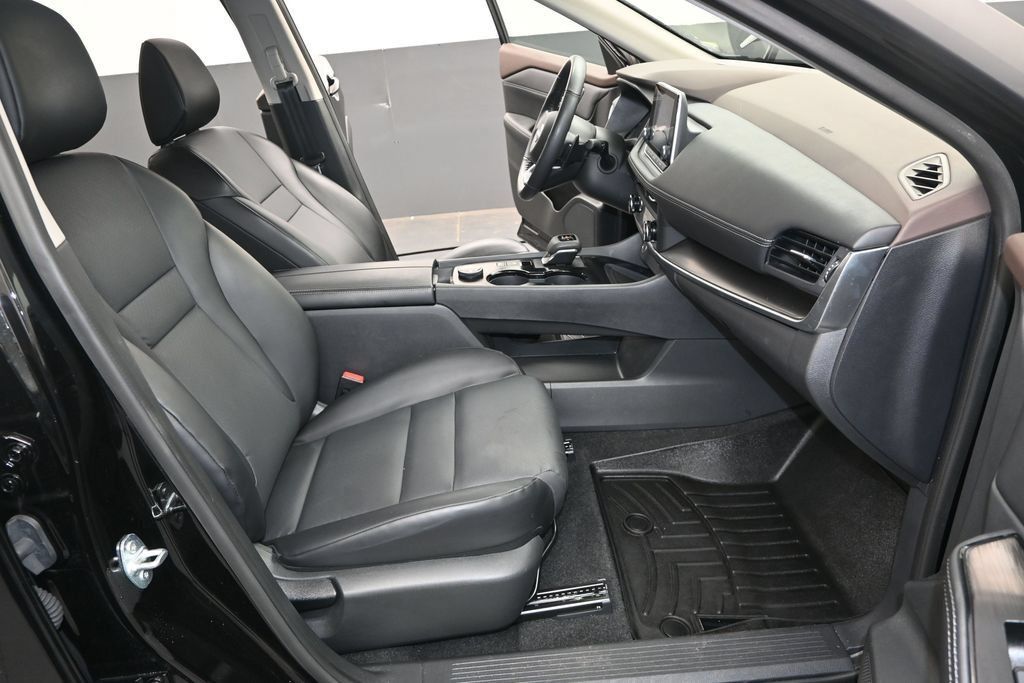 Certified 2023 Nissan Rogue SV w/ SV Premium B Package AWD/4WD image 29