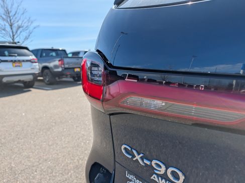 Used 2024 MAZDA CX-90 3.3 Turbo w/ Select Package AWD/4WD image 17