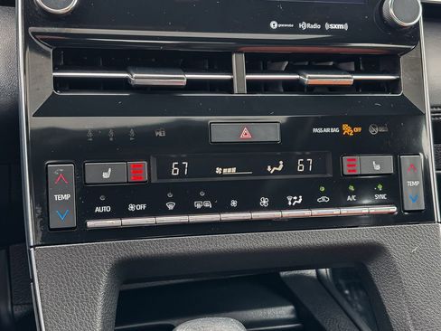 Used 2020 Toyota Avalon XLE image 22