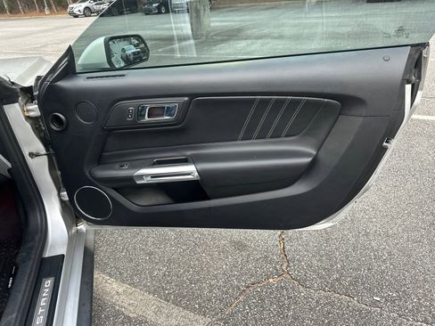 Used 2015 Ford Mustang Premium image 14