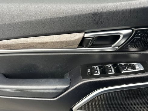 Used 2020 Kia Telluride SX w/ SX Prestige Package image 11