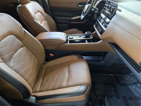 Used 2023 Nissan Pathfinder Platinum w/ Cargo Package image 14