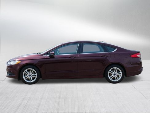 Used 2018 Ford Fusion SE w/ Fusion SE Technology Package FWD image 4