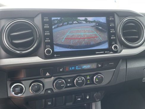 Used 2023 Toyota Tacoma TRD Sport w/ TRD Premium Sport Package AWD/4WD image 19