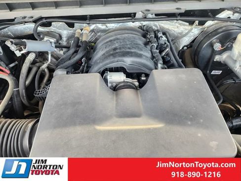 Used 2018 Chevrolet Silverado 1500 Custom w/ Custom Value Package RWD image 31