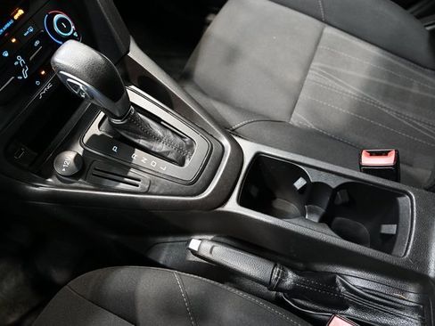 Used 2018 Ford Focus SE image 18