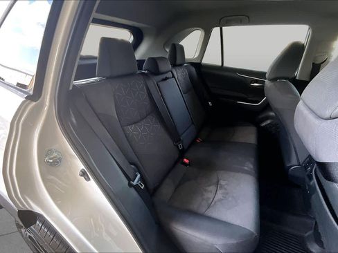 Used 2021 Toyota RAV4 XLE AWD/4WD image 19