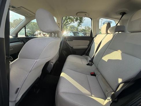 Used 2014 Subaru Forester 2.5i AWD/4WD image 21