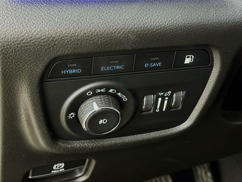 Used 2022 Jeep Grand Cherokee Overland w/ Advanced Protech Group III image 15