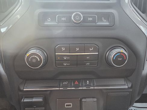 Used 2020 Chevrolet Silverado 2500 Custom w/ Custom Convenience Package image 24