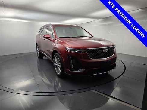 Used 2024 Cadillac XT6 Premium Luxury image 3