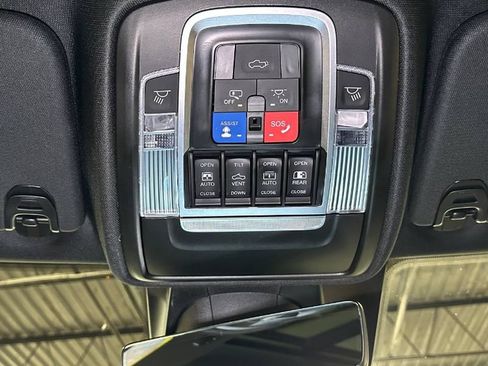 Used 2022 RAM 1500 Laramie AWD/4WD image 39