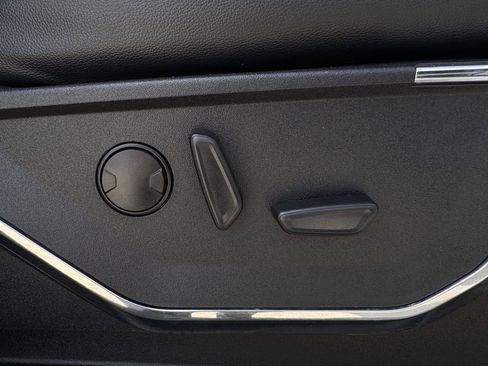 Used 2023 Ford F250 Lariat w/ Sport Appearance Package image 30