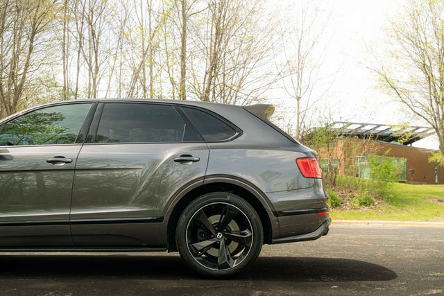 Used 2018 Bentley Bentayga AWD/4WD image 37