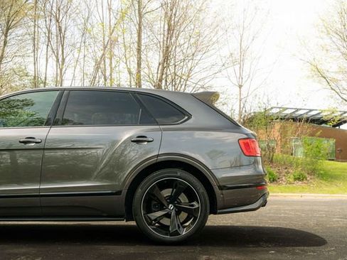 Used 2018 Bentley Bentayga AWD/4WD image 37