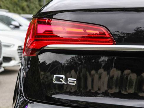 Used 2023 Audi Q5 2.0T Premium w/ Convenience Package image 11