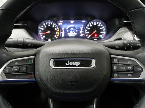 Used 2022 Jeep Compass Latitude w/ Sun and Sound Group image 16