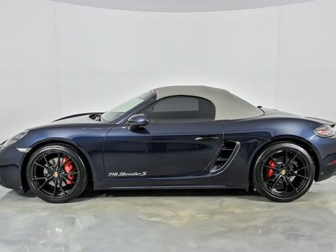 Used 2018 Porsche 718 Boxster S RWD image 38