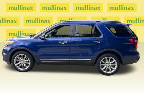 Used 2014 Ford Explorer XLT w/ Equipment Group 202A AWD/4WD image 11