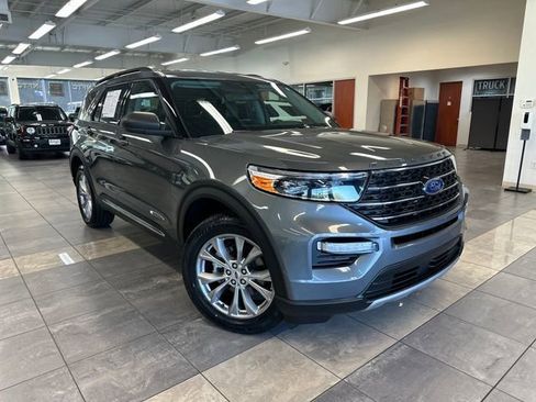 Used 2023 Ford Explorer XLT w/ Equipment Group 202A AWD/4WD image 1