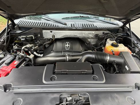 Used 2015 Lincoln Navigator 4WD 4dr image 51