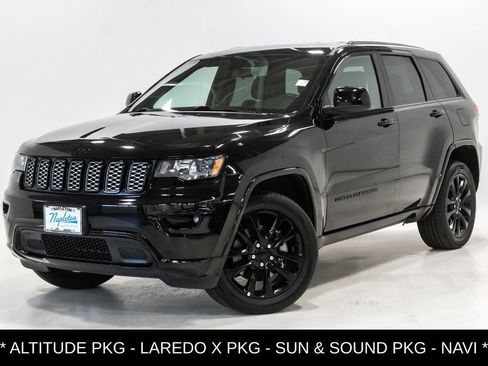 Used 2021 Jeep Grand Cherokee Laredo X AWD/4WD image 1