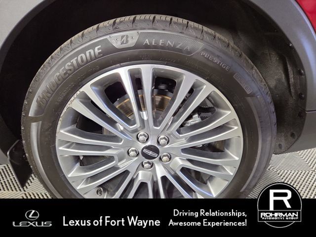 Used 2018 Lincoln MKX Reserve w/ Driver Assistance Package AWD/4WD image 12