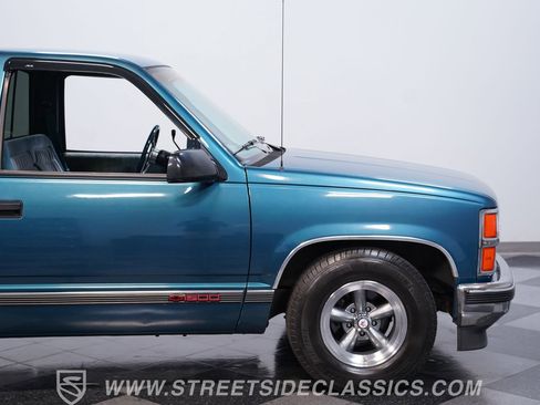 Used 1990 Chevrolet Silverado 1500 2WD Regular Cab image 25