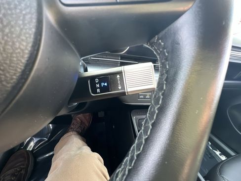 Used 2024 Hyundai Kona Limited image 22