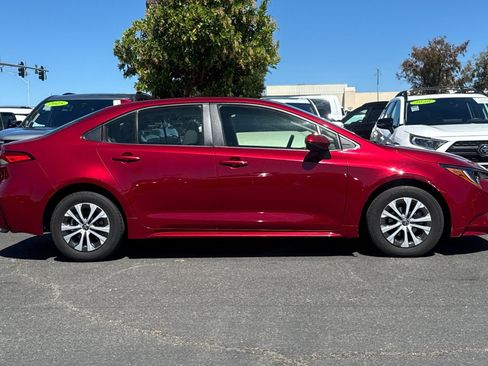 Used 2022 Toyota Corolla LE FWD image 4