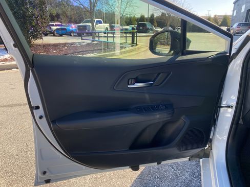 Used 2025 Toyota Prius XSE image 24