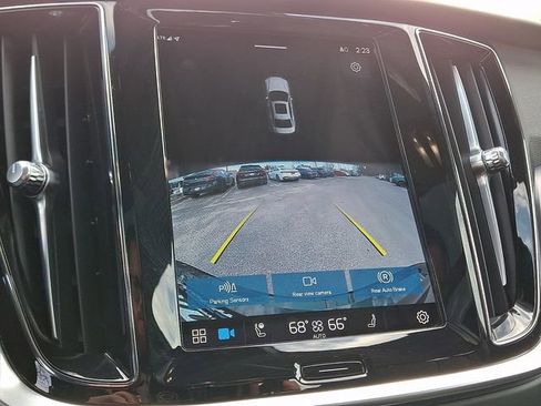 Used 2023 Volvo S60 B5 Plus w/ Climate Package image 19