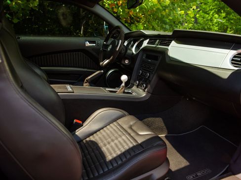 Used 2012 Ford Mustang Shelby GT500 RWD image 34