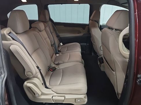 Used 2018 Honda Odyssey EX image 17