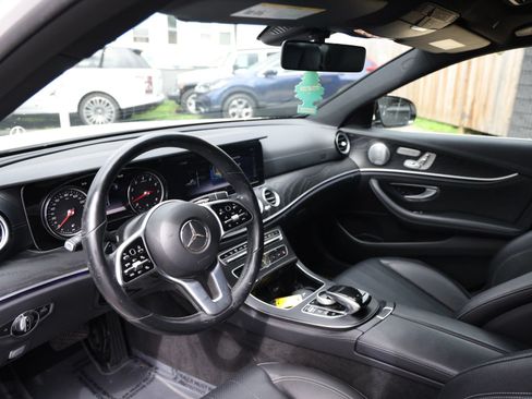 Used 2019 Mercedes-Benz E 300 4MATIC image 15