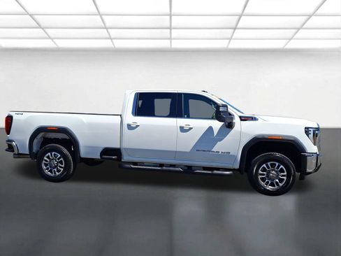Used 2024 GMC Sierra 3500 SLE w/ SLE Convenience Package AWD/4WD image 2