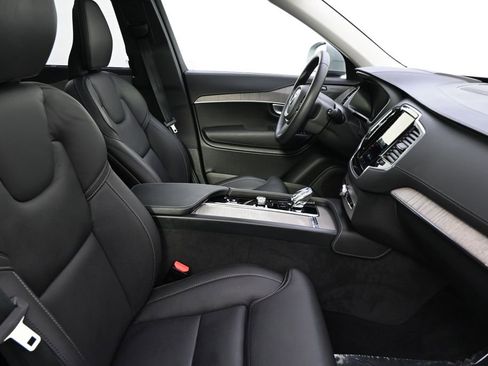 Used 2024 Volvo XC90 B6 Ultimate w/ Protection Package Premier image 16