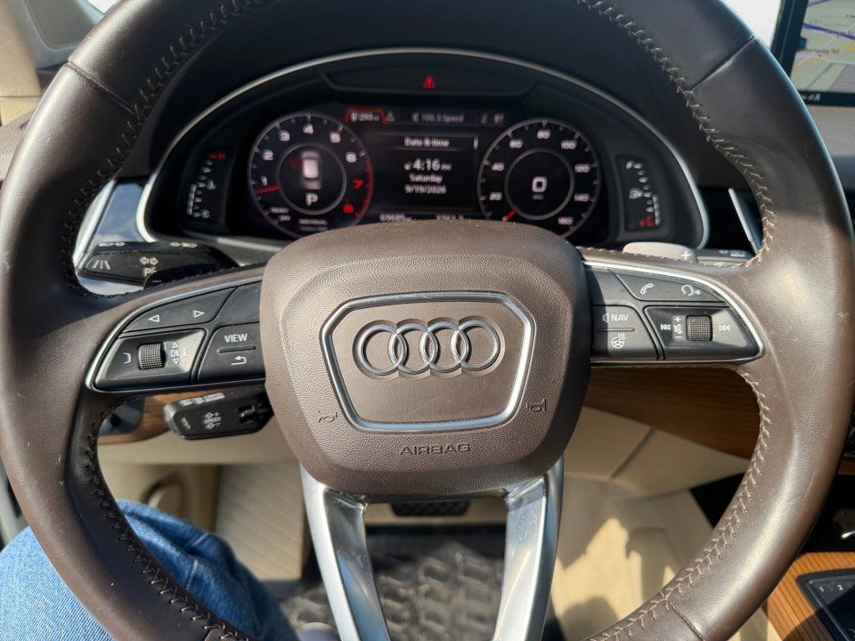 Used 2017 Audi Q7 3.0T Prestige AWD/4WD image 10