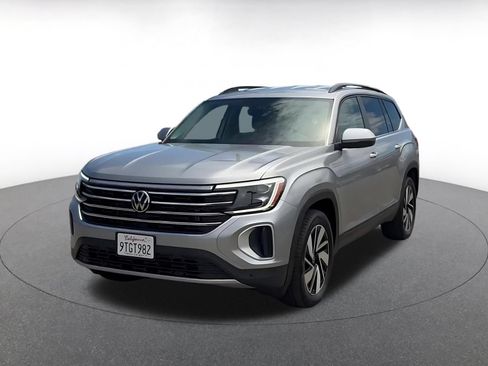 Used 2026 Volkswagen Atlas SE FWD image 5