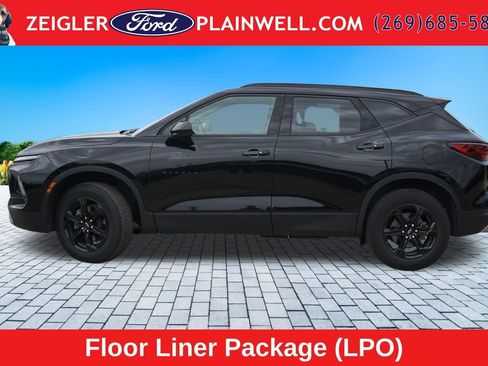 Used 2024 Chevrolet Blazer LT w/ Convenience Package FWD image 2