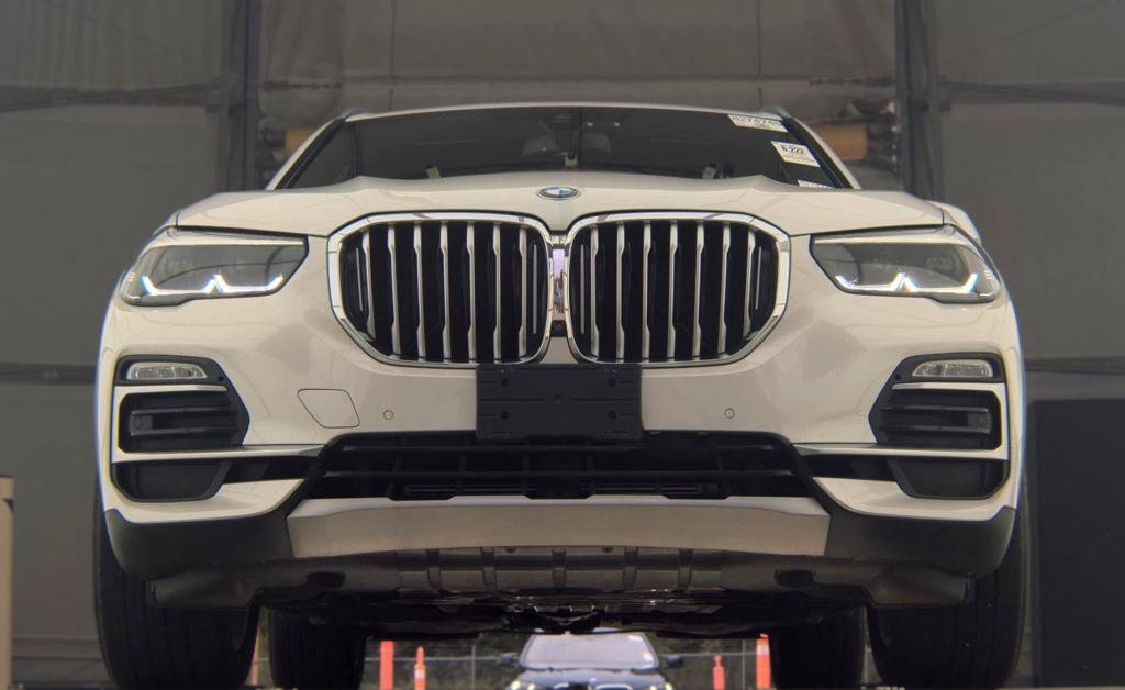 Used 2020 BMW X5 xDrive40i w/ Premium Package AWD/4WD image 3
