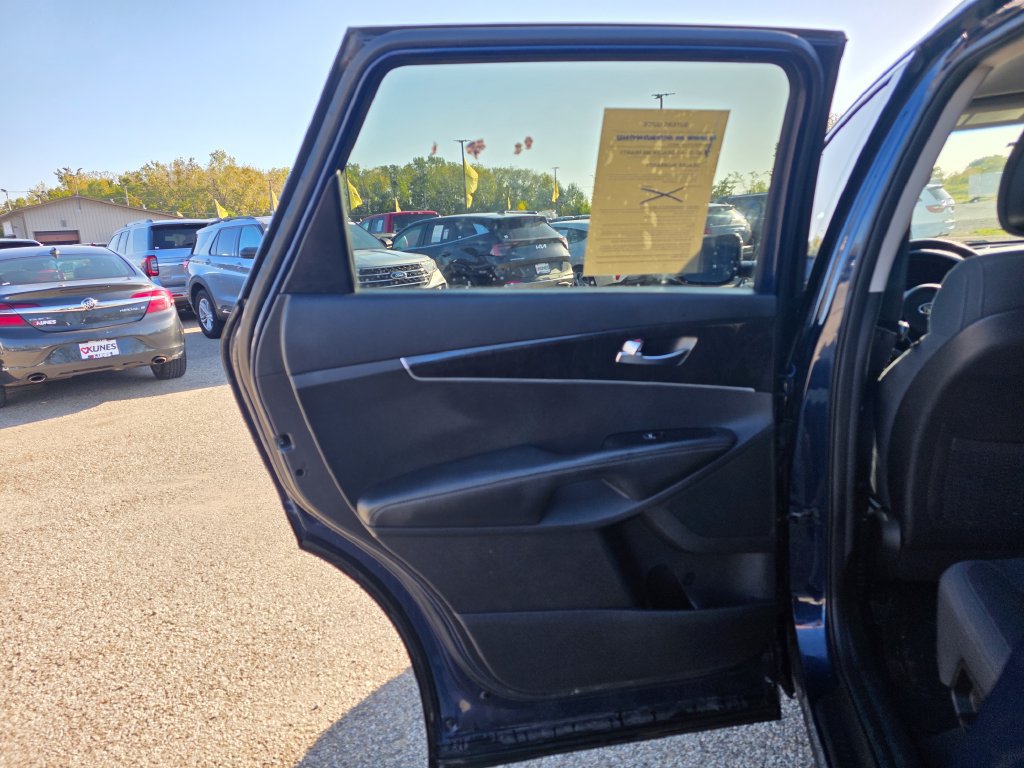 Used 2016 Kia Sorento LX AWD/4WD image 17