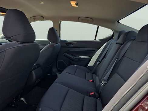 Used 2025 Nissan Altima 2.5 SV FWD image 19