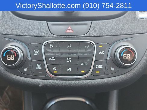 Used 2019 Chevrolet Malibu Hybrid FWD image 5
