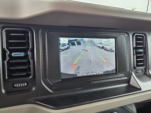 Used 2022 Ford Bronco Wildtrak image 17