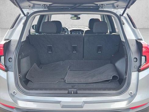 Used 2024 GMC Terrain SLE image 6