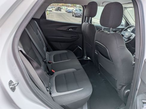 Used 2024 Chevrolet TrailBlazer LT w/ LT Cold Weather Package FWD image 25