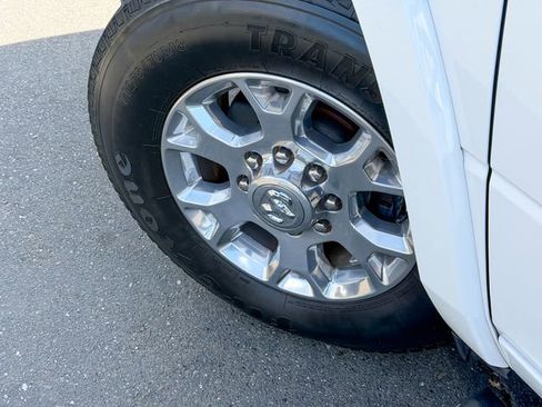 Used 2022 RAM 2500 Laramie RWD image 14