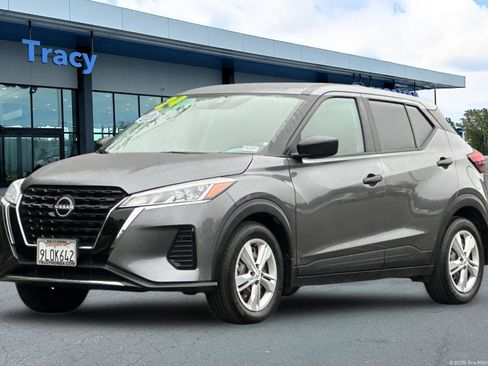 Used 2024 Nissan Kicks S image 13